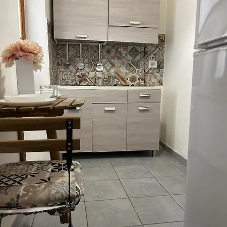 Lägenhet Monolocale In Campidanese